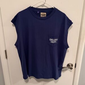 Gallery Detp. men’s navy cut off T-shirt size XL but fits like a Large